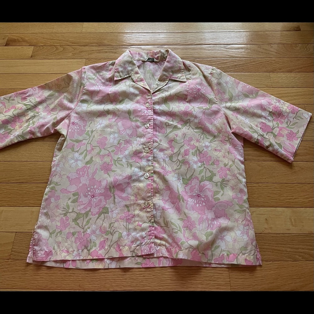 VINTAGE Ship’n Shore button top